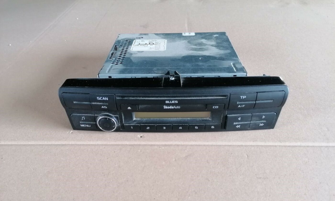 CD/DVD/Navigācijas bloks priekš SKODA YETI 2012 2 CD/DVD/Navigācijas bloks priekš SKODA YETI 2012