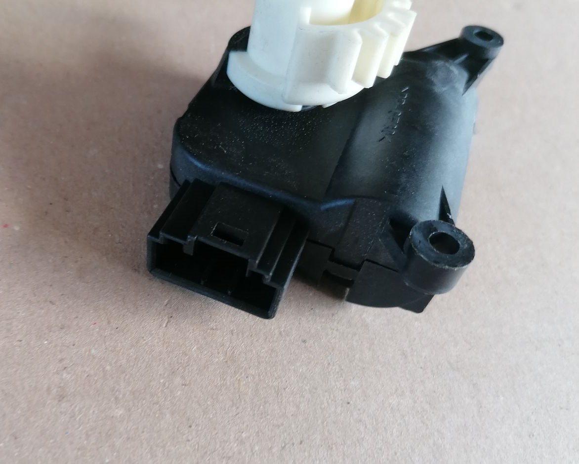 Apsildes sistēmas aktuators priekš SKODA YETI 2012