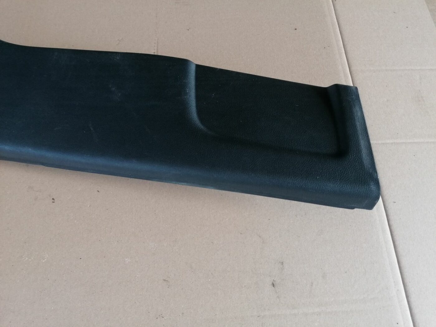 Vidējas salona statnes apdare priekš SKODA YETI 2012 5 Vidējas salona statnes apdare priekš SKODA YETI 2012