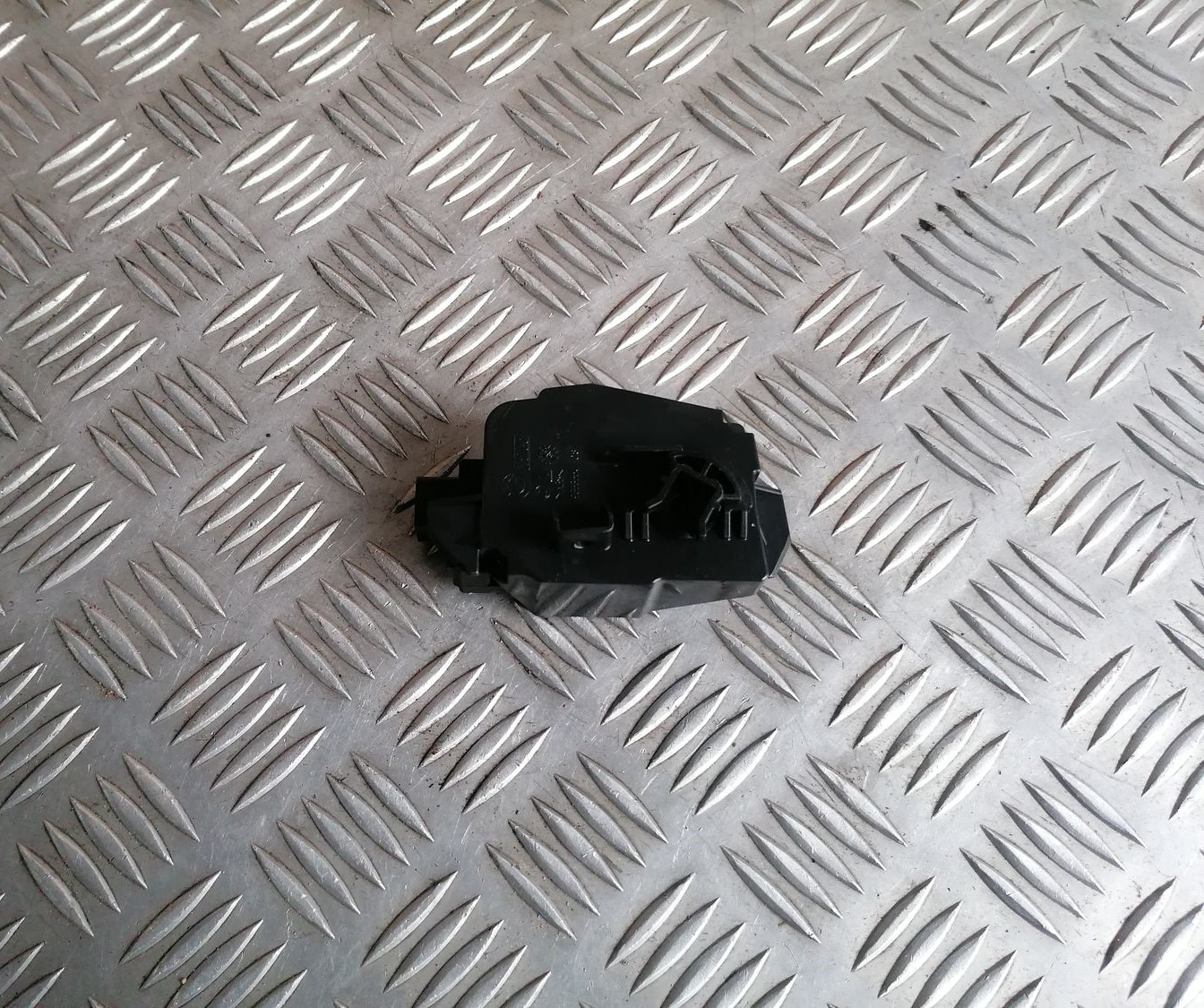 Apsildes sistēmas aktuators priekš BMW 1 E87 2007 GRAPHITE