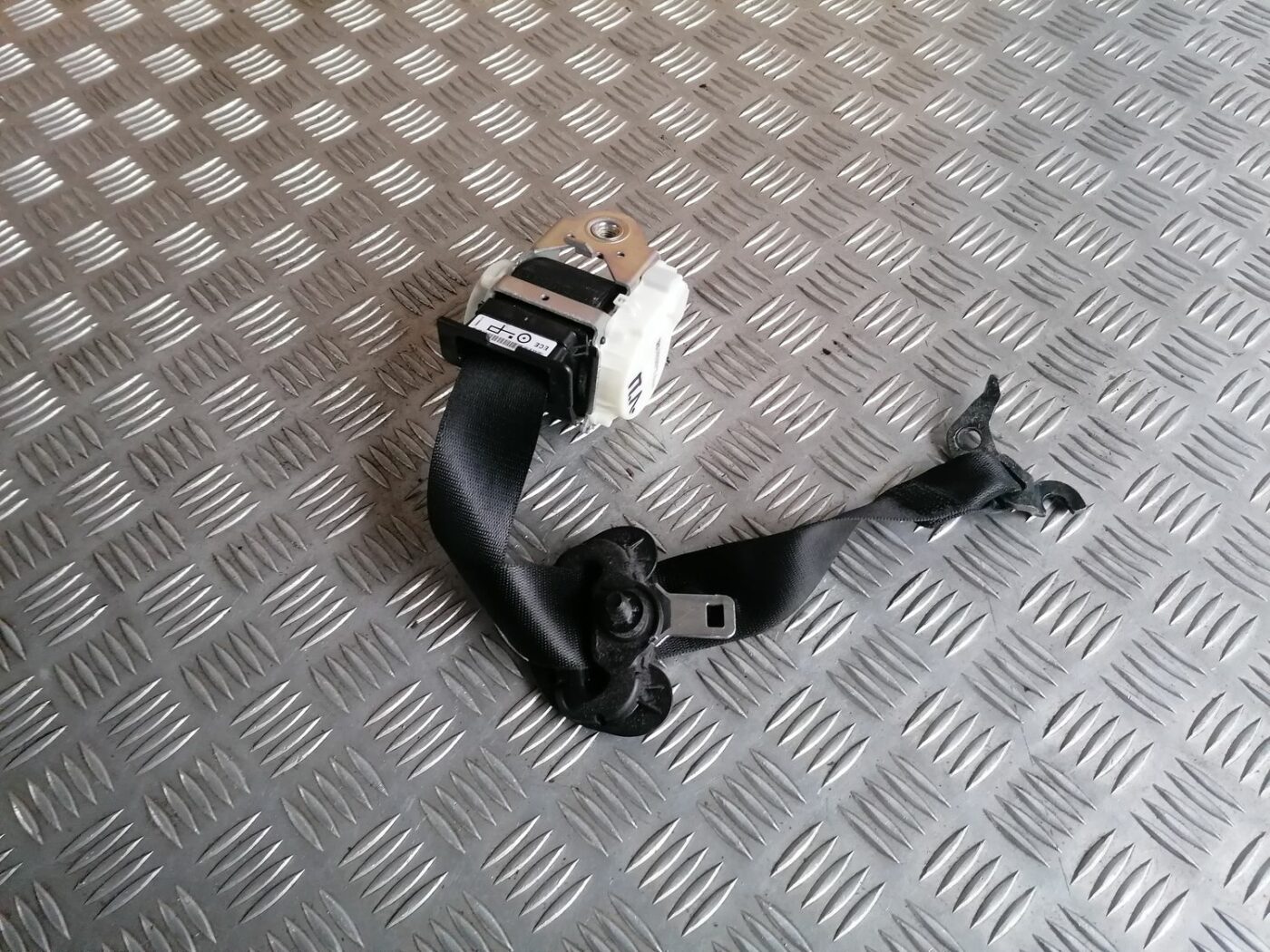 Priekšējā kreisā drošības josta priekš BMW 1 E87 2007 GRAPHITE 1 Priekšējā kreisā drošības josta priekš BMW 1 E87 2007 GRAPHITE