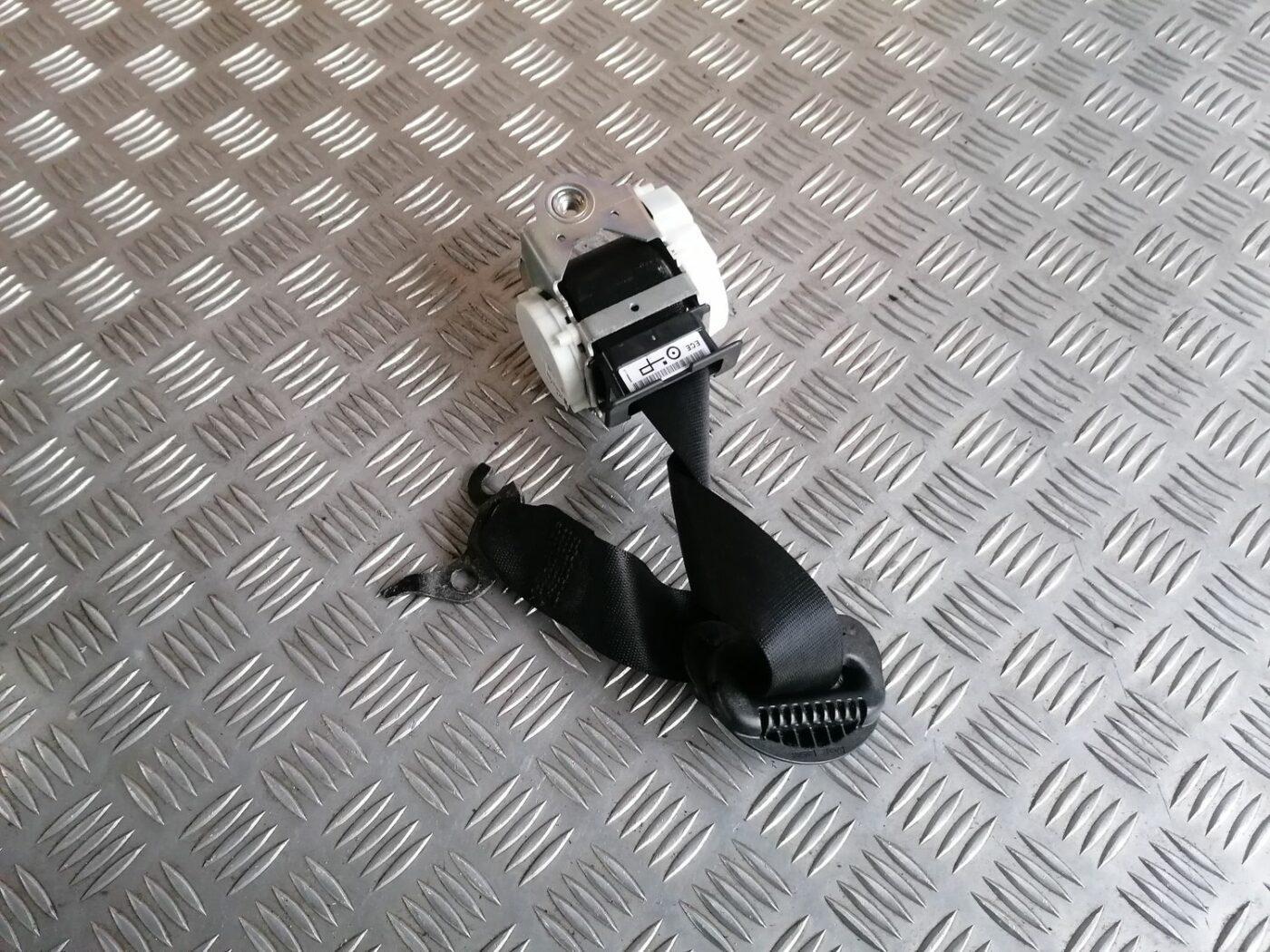 Priekšējā kreisā drošības josta priekš BMW 1 E87 2007 GRAPHITE 3 Priekšējā kreisā drošības josta priekš BMW 1 E87 2007 GRAPHITE