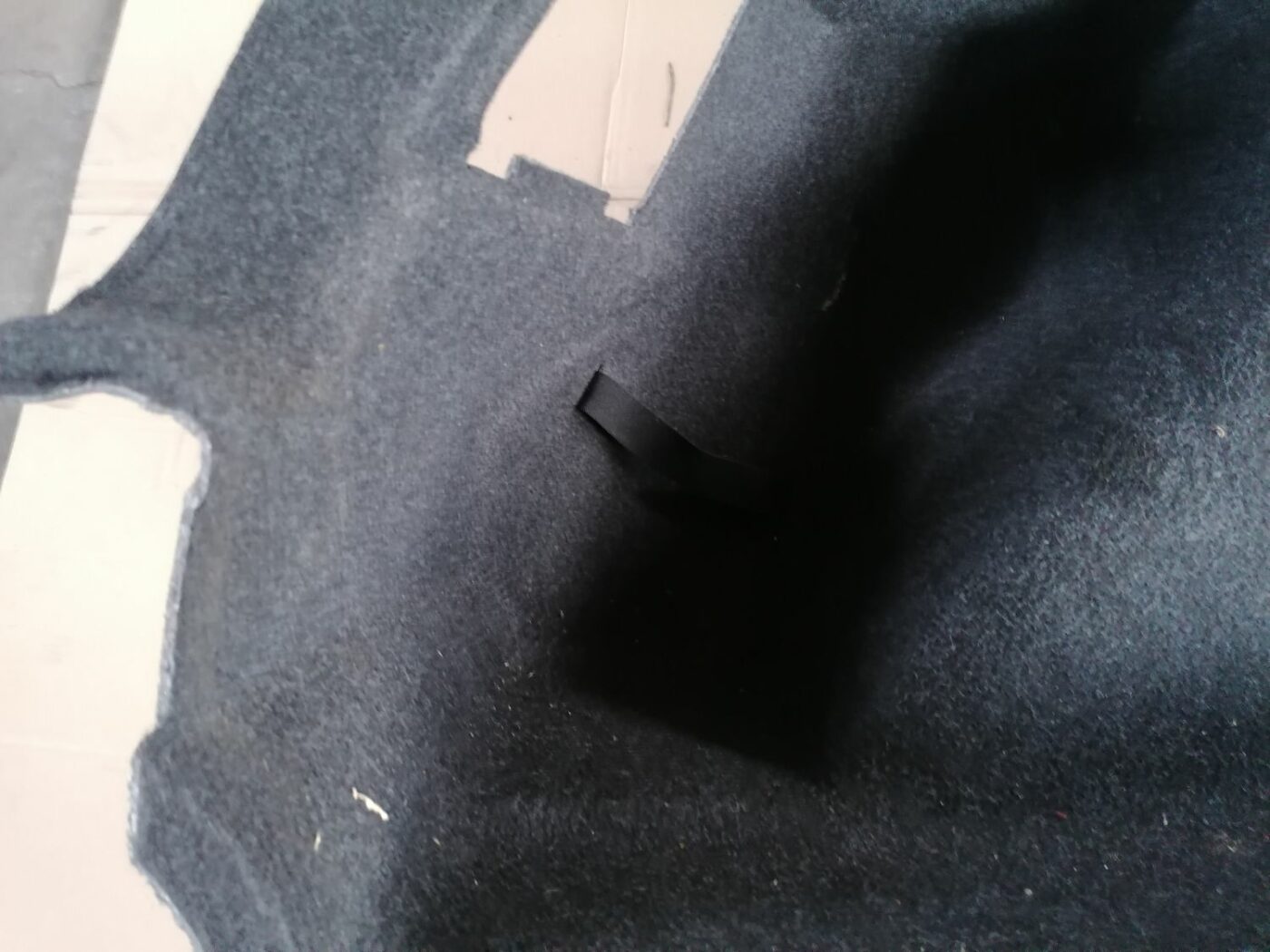 Bagāžnieka nodalījuma sānu apdare priekš BMW 1 E87 2007 GRAPHITE 2 Bagāžnieka nodalījuma sānu apdare priekš BMW 1 E87 2007 GRAPHITE