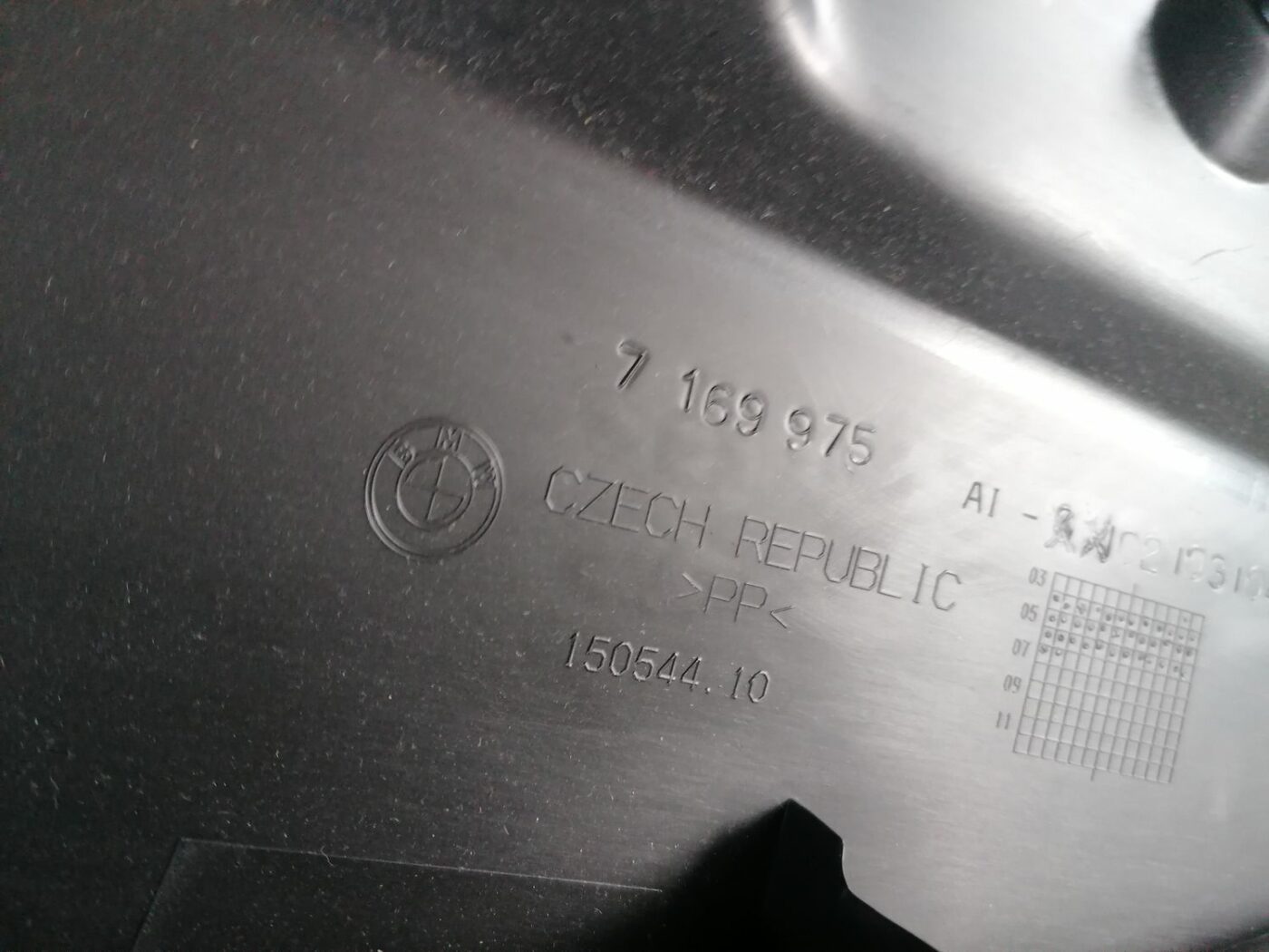 Bagāžnieka vāka liela apdare priekš BMW 1 E87 2007 GRAPHITE 4 Bagāžnieka vāka liela apdare priekš BMW 1 E87 2007 GRAPHITE