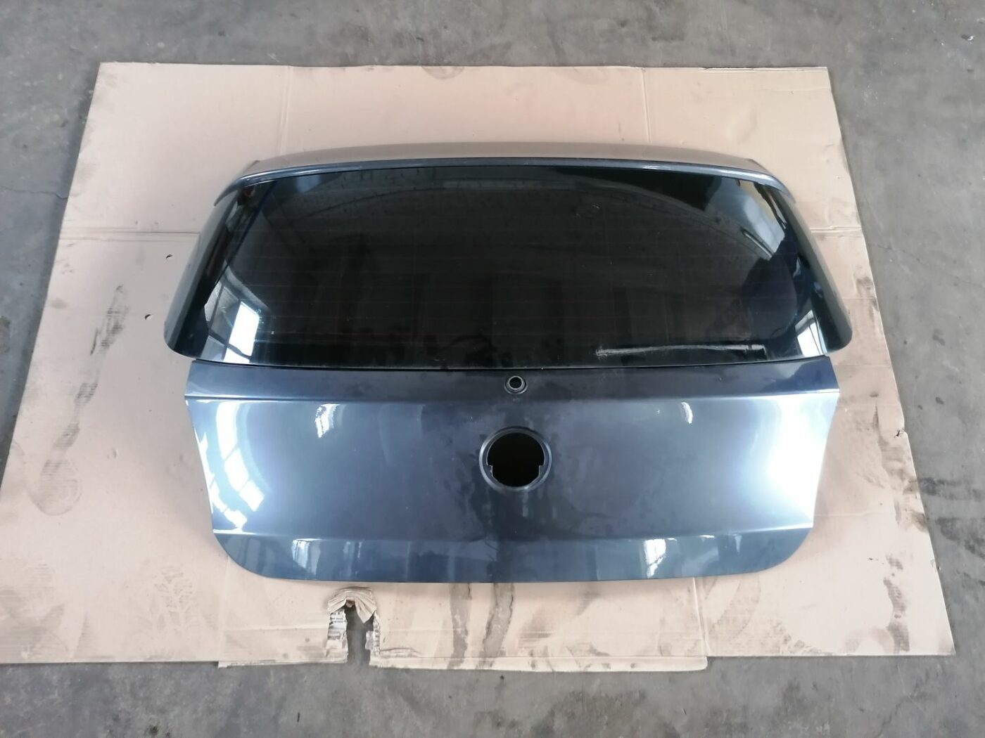 Bagāžnieka vāks priekš BMW 1 E87 2007 GRAPHITE 8 Bagāžnieka vāks priekš BMW 1 E87 2007 GRAPHITE