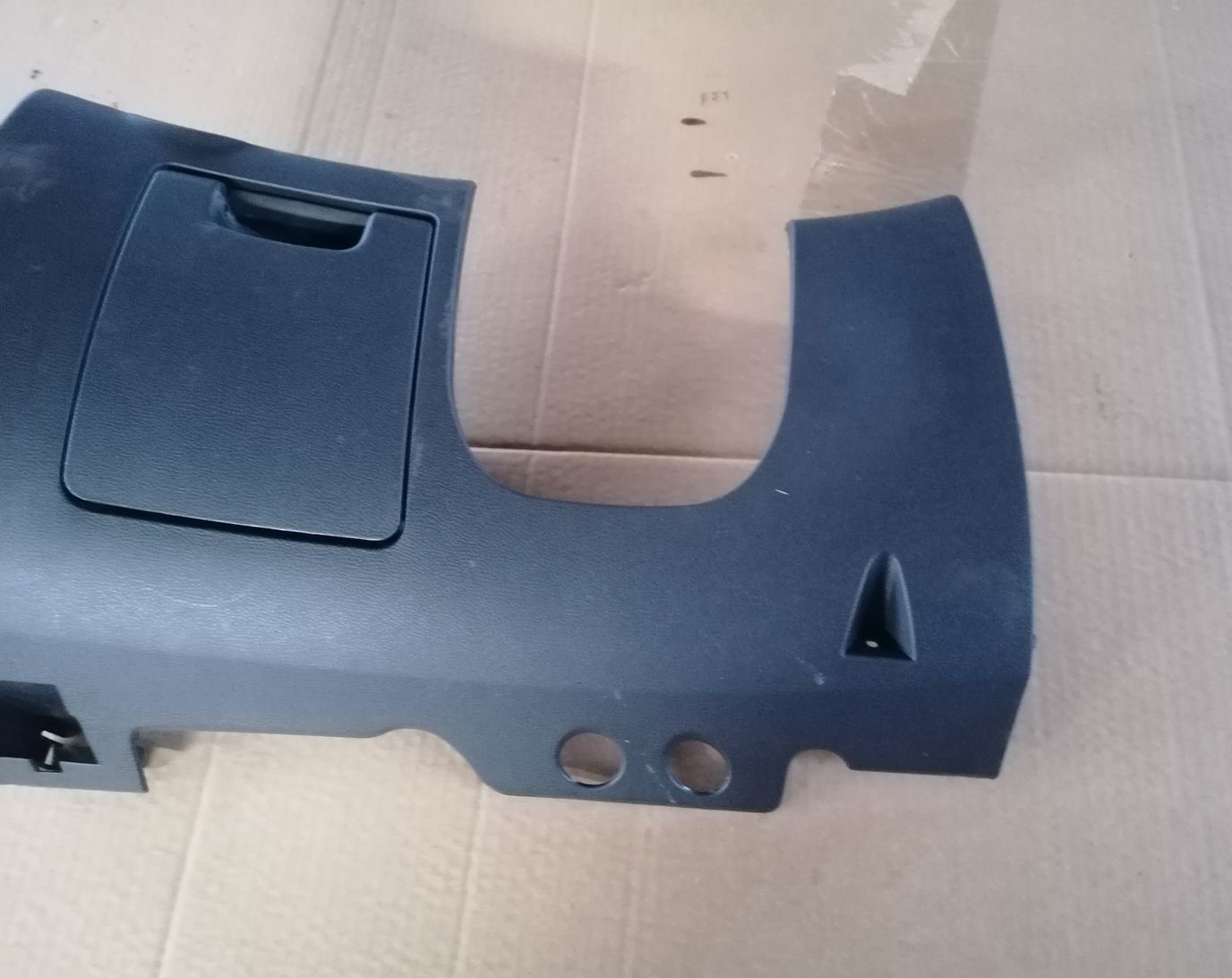 Mērinstrumentu paneļa apdare (zem stūres) priekš SKODA OCTAVIA 2012 5 Mērinstrumentu paneļa apdare (zem stūres) priekš SKODA OCTAVIA 2012