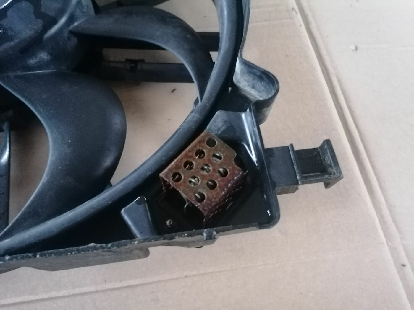 Dzesēšanas radiatora ventilators priekš OPEL ZAFIRA 2002 4 Dzesēšanas radiatora ventilators priekš OPEL ZAFIRA 2002