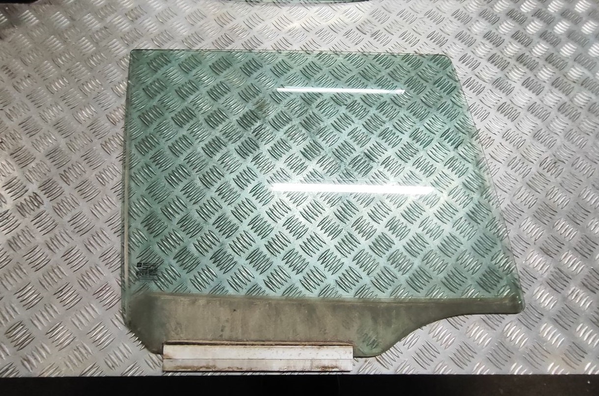 Aizmugurējo labo durvju stikls priekš OPEL ZAFIRA 2002 1 Aizmugurējo labo durvju stikls priekš OPEL ZAFIRA 2002