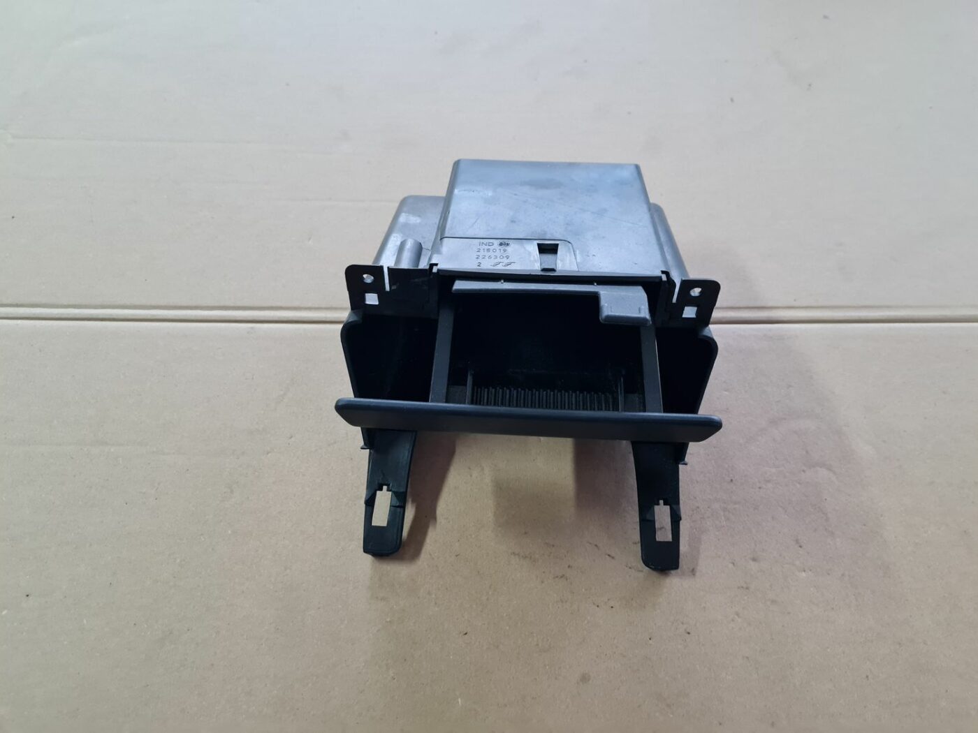 Pelnu trauks priekš PEUGEOT 307 2003