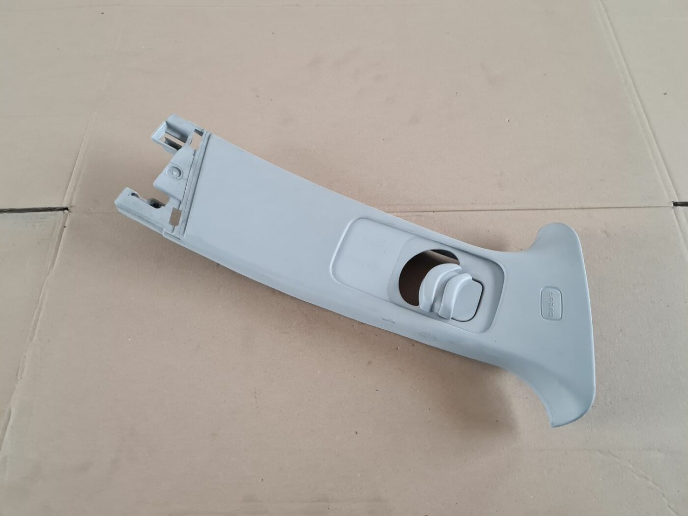 Vidējas salona statnes apdare priekš PEUGEOT 307 2003