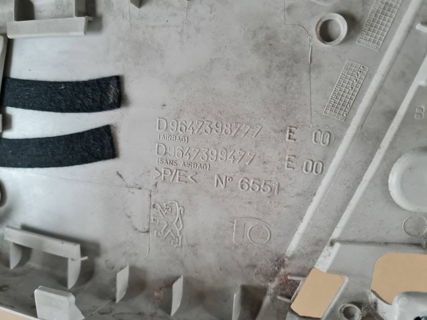 Vidējas salona statnes apdare priekš PEUGEOT 307 2003