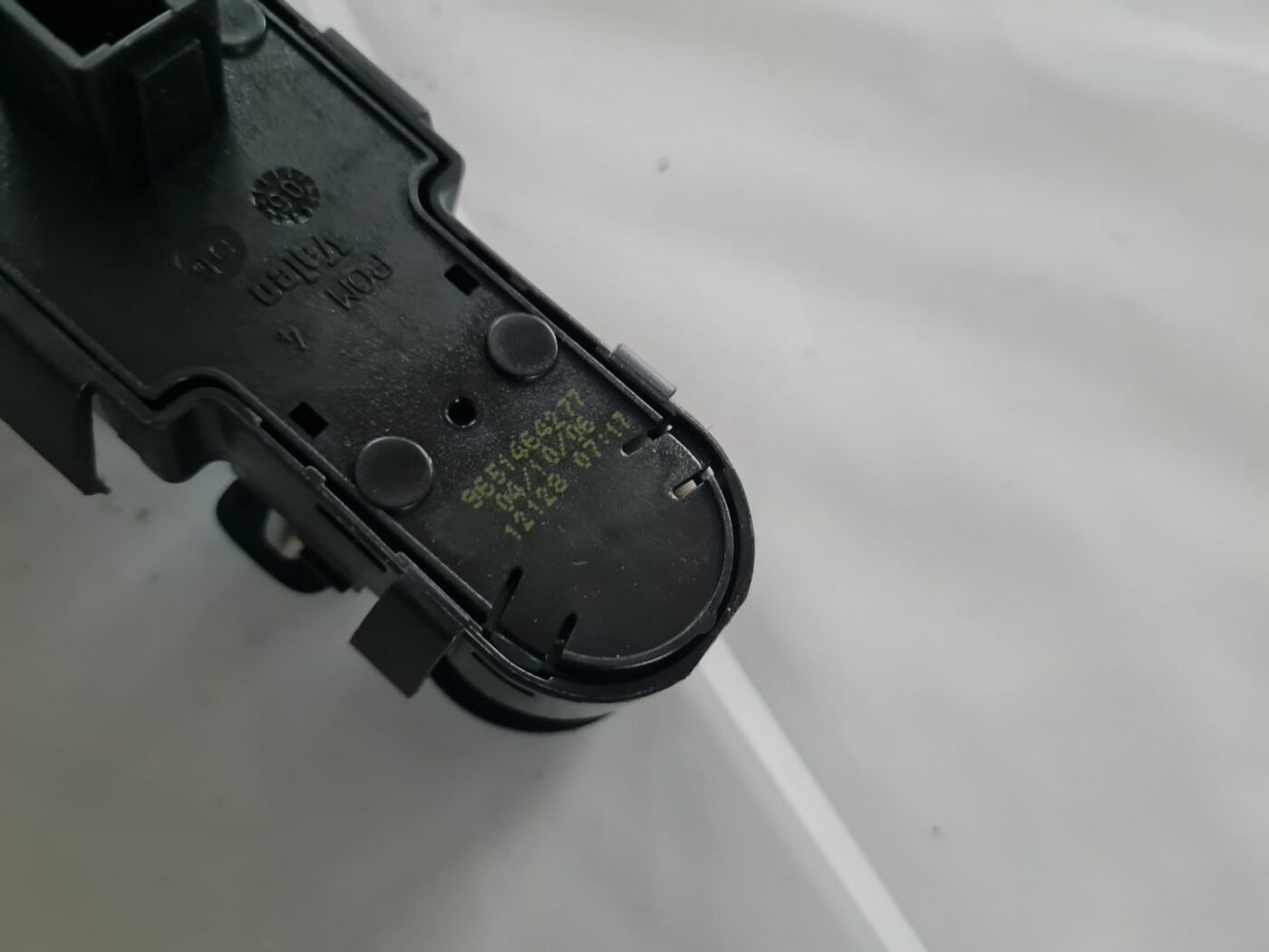 Šofera durvju slēdža pogas priekš CITROEN C4 2006-2 3 Šofera durvju slēdža pogas priekš CITROEN C4 2006-2