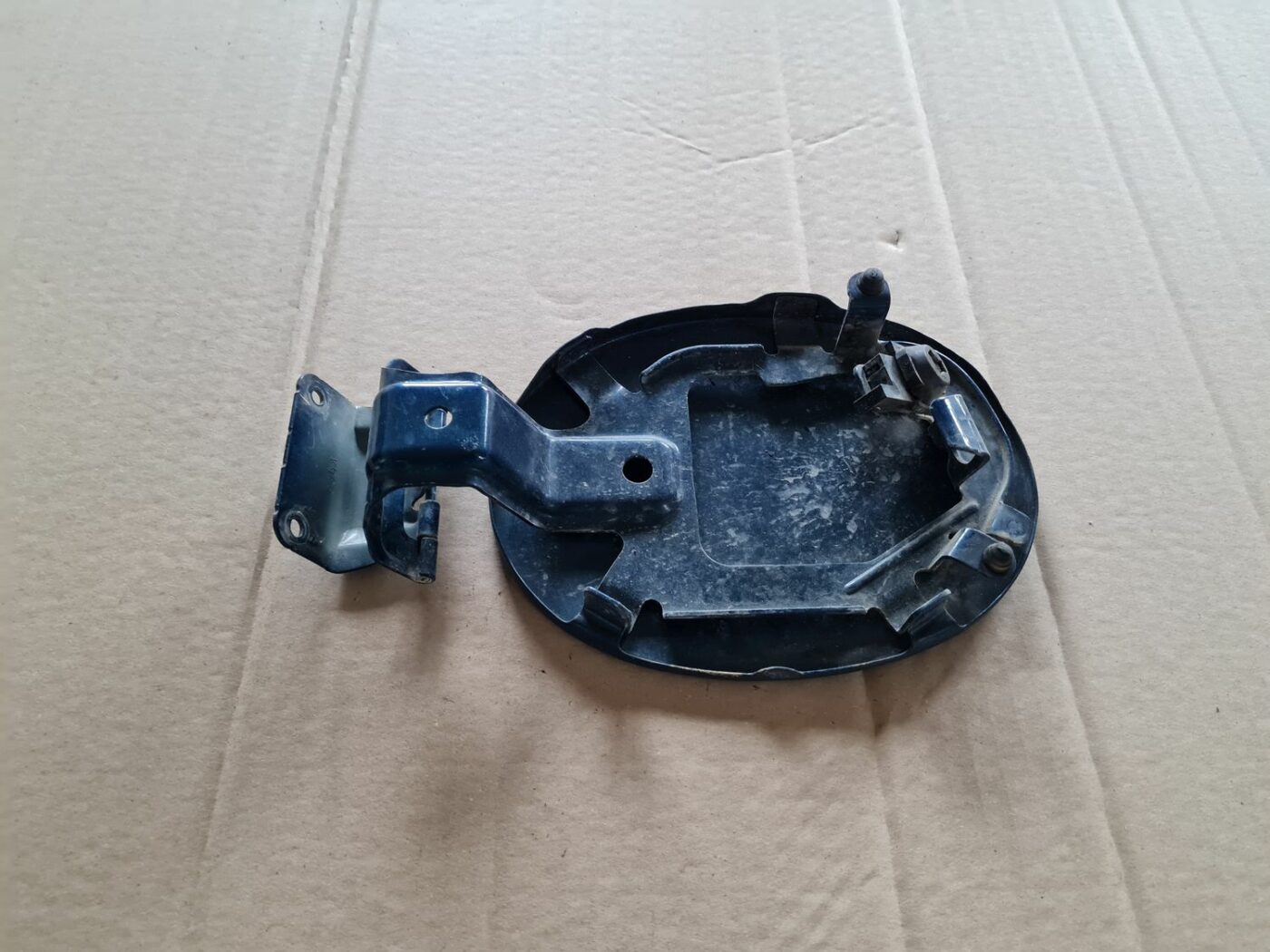 Degvielas tvertnes vāks priekš MAZDA 3 2007 2 Degvielas tvertnes vāks priekš MAZDA 3 2007