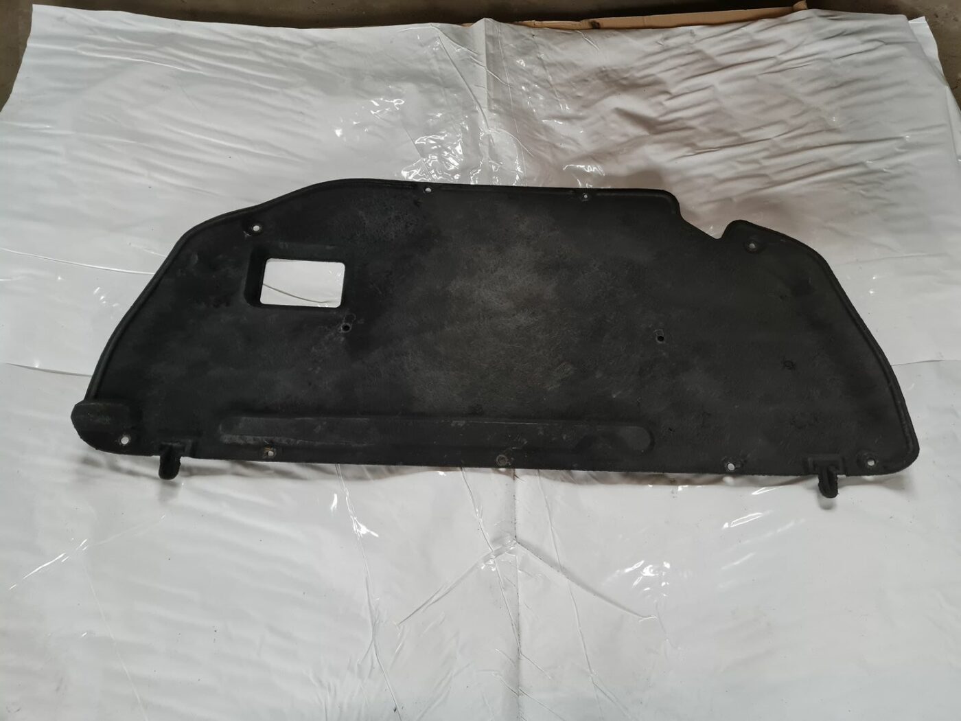 Pārsega trokšņa izolācija priekš MAZDA 3 2007 2 Pārsega trokšņa izolācija priekš MAZDA 3 2007