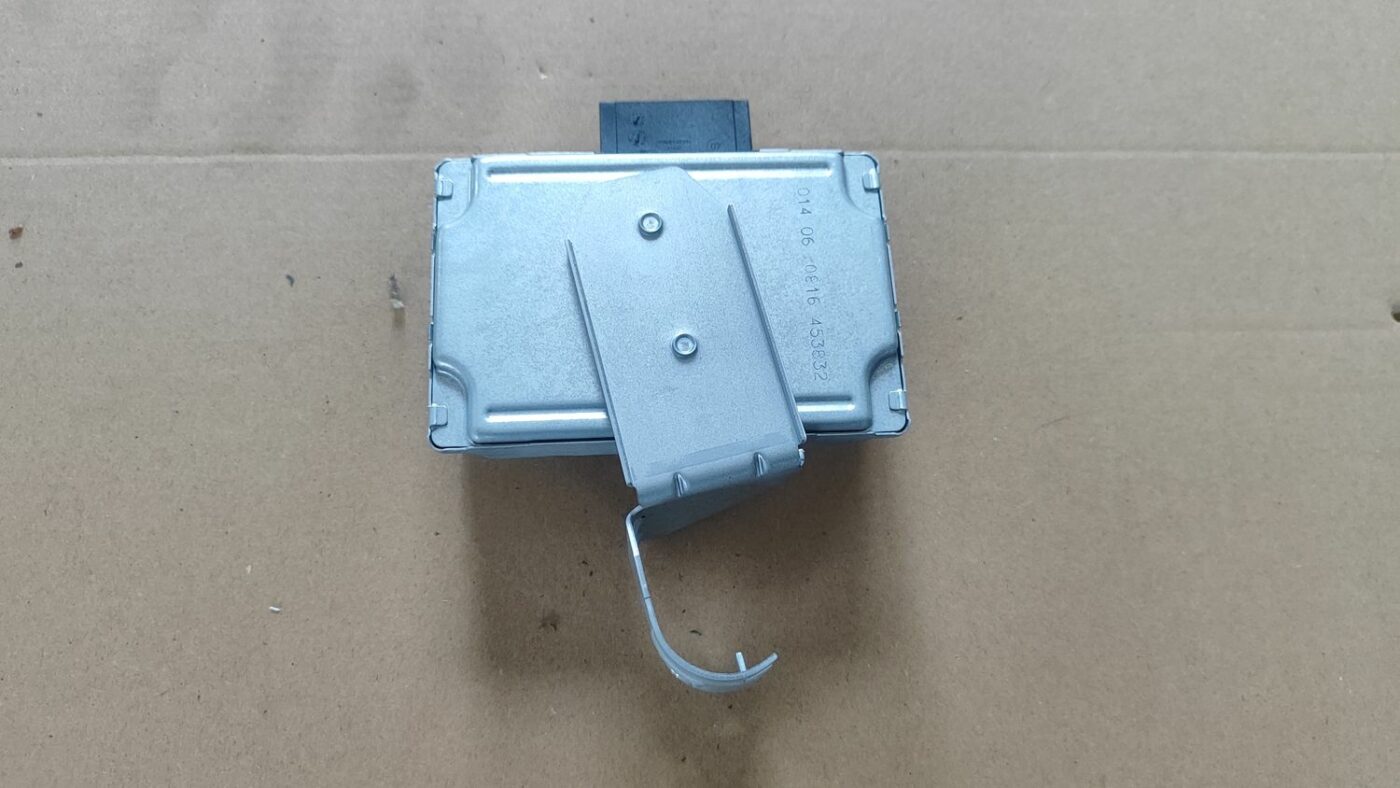 Aizdedzes vadības bloks priekš FORD FOCUS 2016 UNIVERSAL 4 Aizdedzes vadības bloks priekš FORD FOCUS 2016 UNIVERSAL