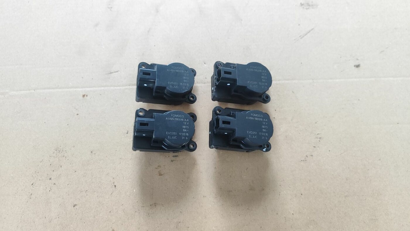 Apsildes sistēmas aktuators priekš FORD FOCUS 2016 UNIVERSAL