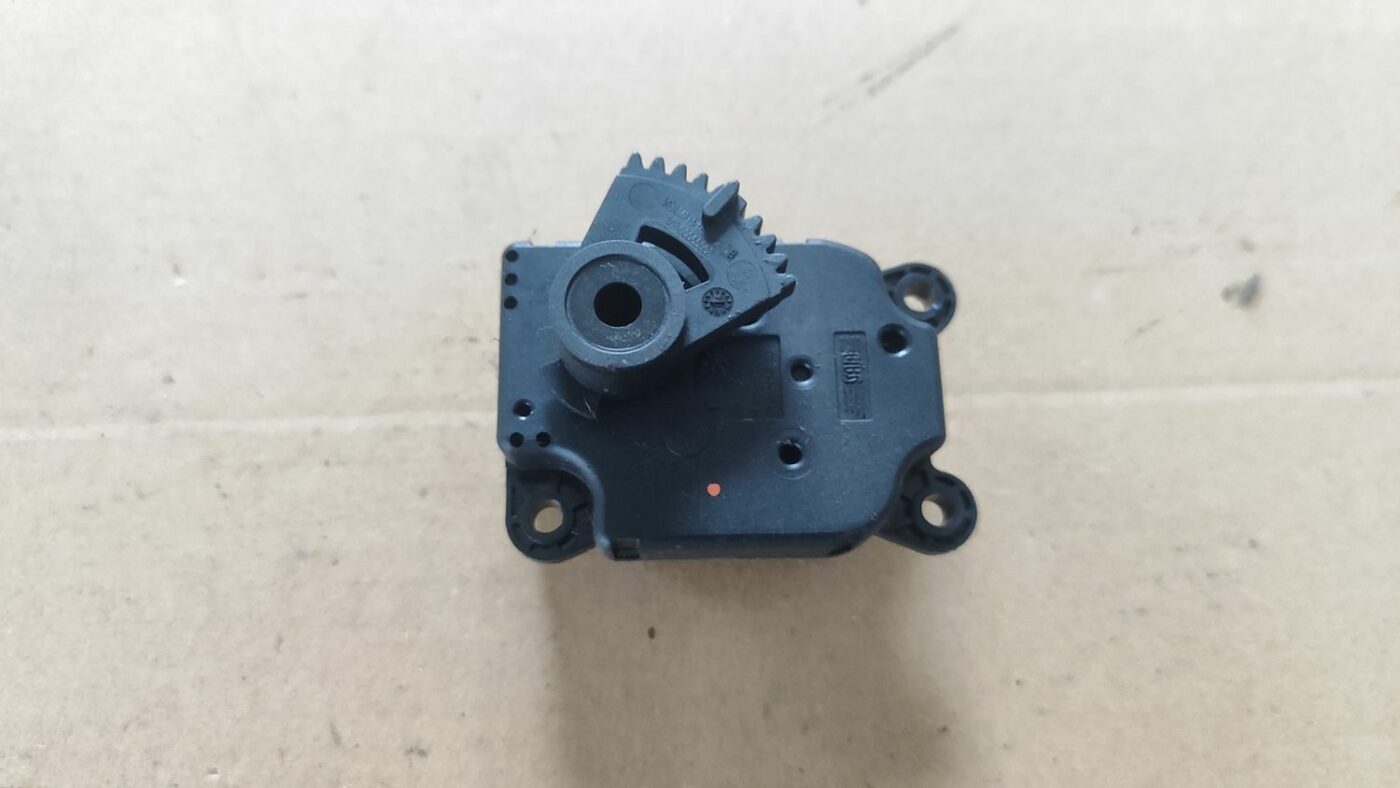 Apsildes sistēmas aktuators priekš FORD FOCUS 2016 UNIVERSAL