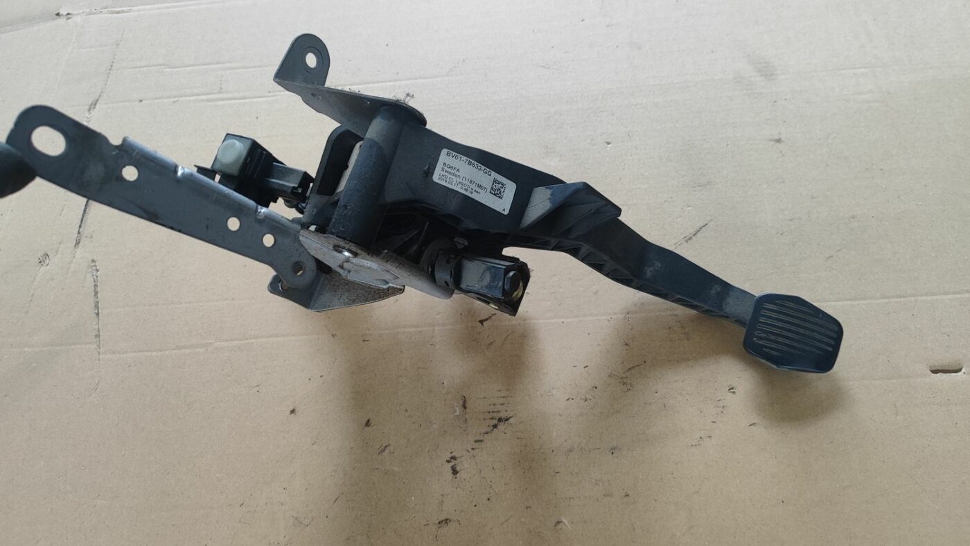 Sajūga pedālis priekš FORD FOCUS 2016 UNIVERSAL 2 Sajūga pedālis priekš FORD FOCUS 2016 UNIVERSAL