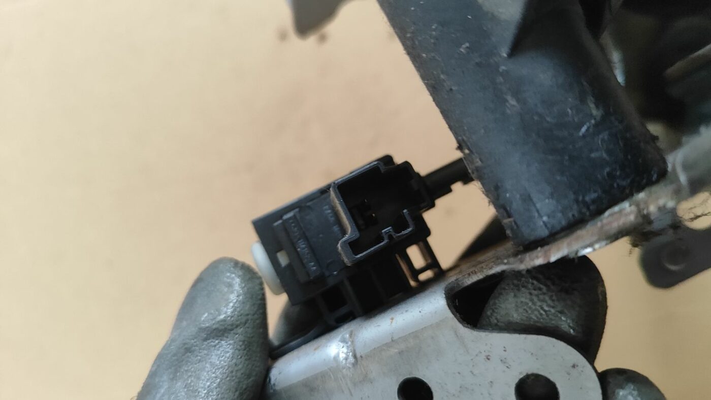 Sajūga pedālis priekš FORD FOCUS 2016 UNIVERSAL 8 Sajūga pedālis priekš FORD FOCUS 2016 UNIVERSAL