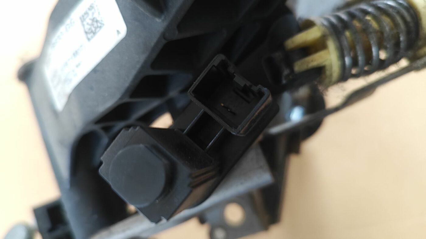 Sajūga pedālis priekš FORD FOCUS 2016 UNIVERSAL 7 Sajūga pedālis priekš FORD FOCUS 2016 UNIVERSAL