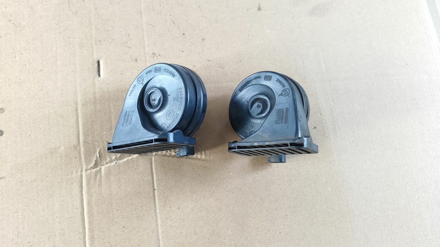 Skaņas signāls priekš FORD FOCUS 2016 UNIVERSAL 1 Skaņas signāls priekš FORD FOCUS 2016 UNIVERSAL