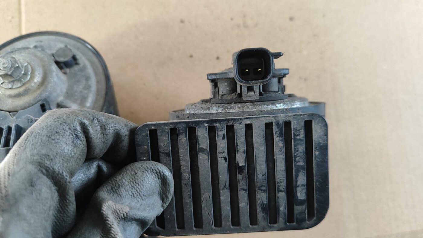 Skaņas signāls priekš FORD FOCUS 2016 UNIVERSAL 3 Skaņas signāls priekš FORD FOCUS 2016 UNIVERSAL