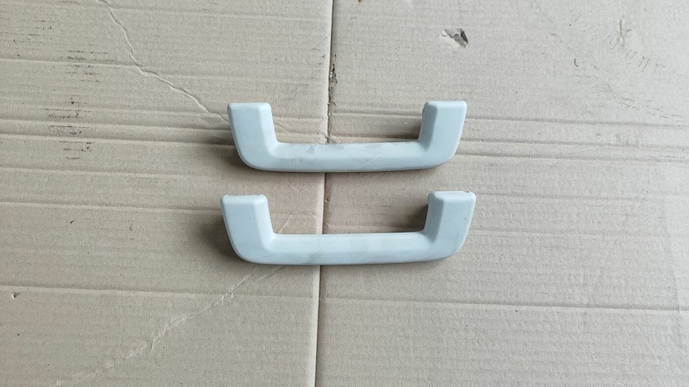 Salona rokturis griestos priekš FORD FOCUS 2016 UNIVERSAL 1 Salona rokturis griestos priekš FORD FOCUS 2016 UNIVERSAL