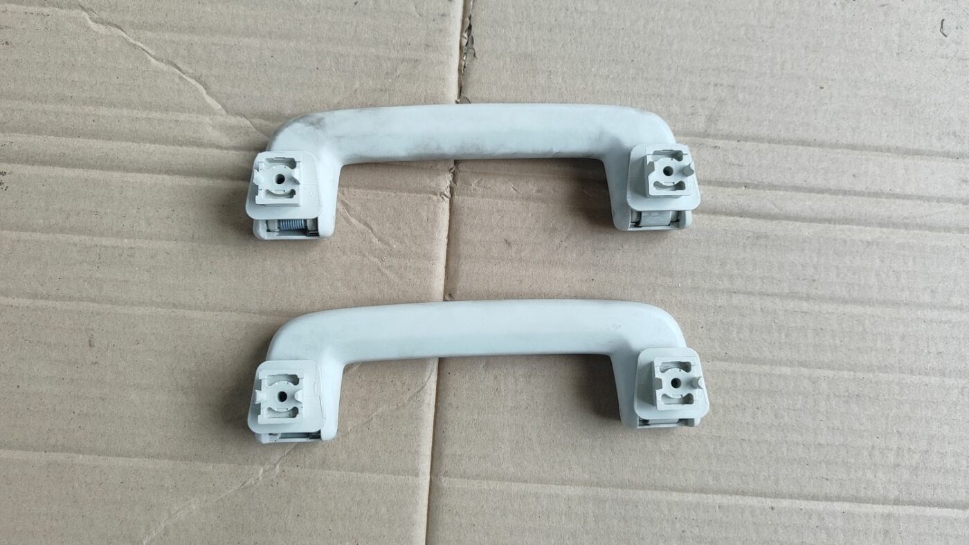 Salona rokturis griestos priekš FORD FOCUS 2016 UNIVERSAL 4 Salona rokturis griestos priekš FORD FOCUS 2016 UNIVERSAL