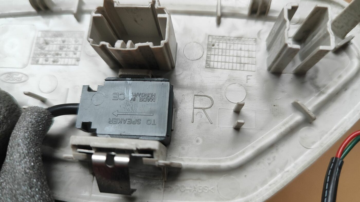 Mikrofons priekš FORD FOCUS 2016 UNIVERSAL 4 Mikrofons priekš FORD FOCUS 2016 UNIVERSAL