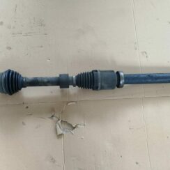 Pusass priekšēja labā priekš FORD FOCUS 2016 UNIVERSAL