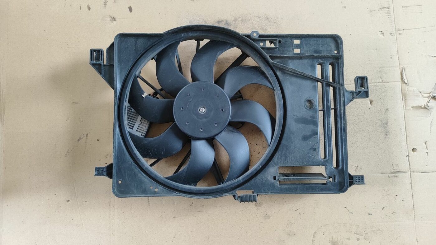 Dzesēšanas radiatora ventilators priekš FORD FOCUS 2016 UNIVERSAL 4 Dzesēšanas radiatora ventilators priekš FORD FOCUS 2016 UNIVERSAL