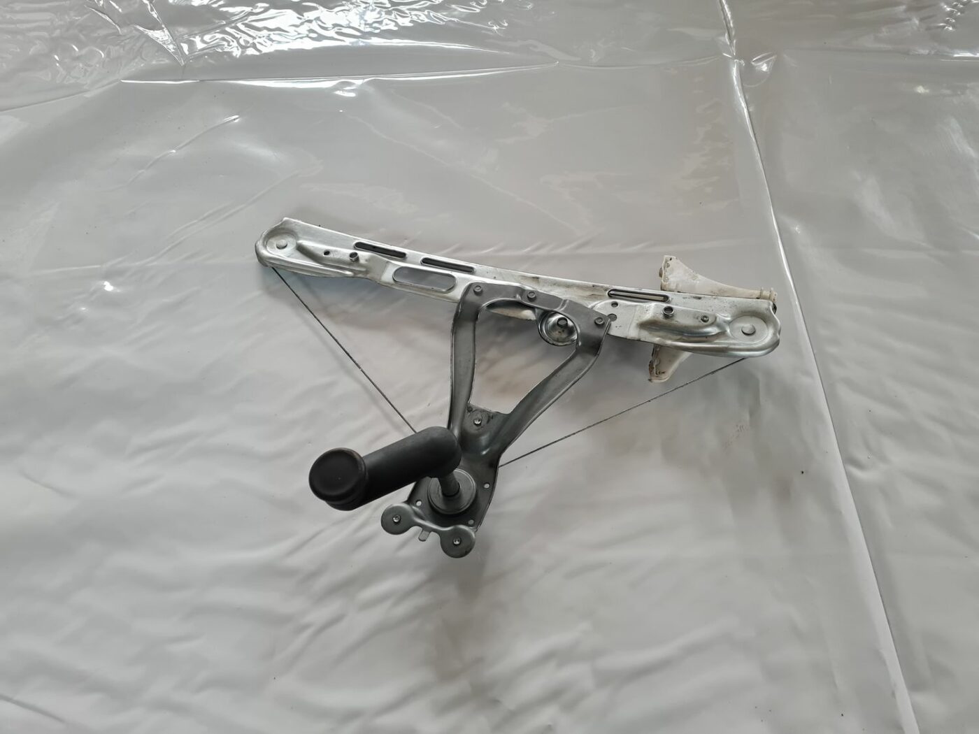 Stikla pacelšanas mehānisms aizmugurējais labais priekš OPEL VECTRA C 2006 1 Stikla pacelšanas mehānisms aizmugurējais labais priekš OPEL VECTRA C 2006