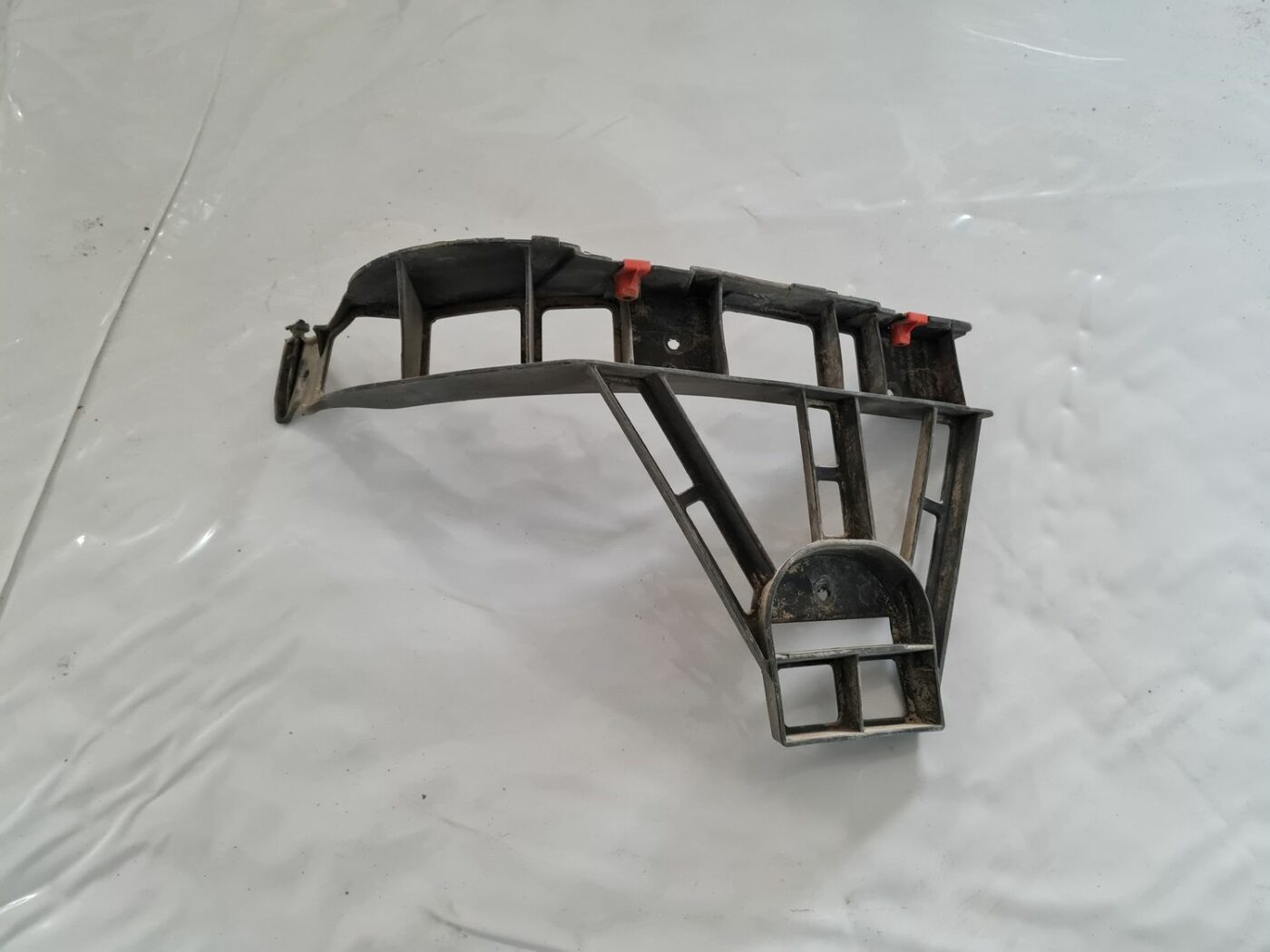 Aizmugurēja bufera kronšteins priekš OPEL VECTRA C 2006 1 Aizmugurēja bufera kronšteins priekš OPEL VECTRA C 2006