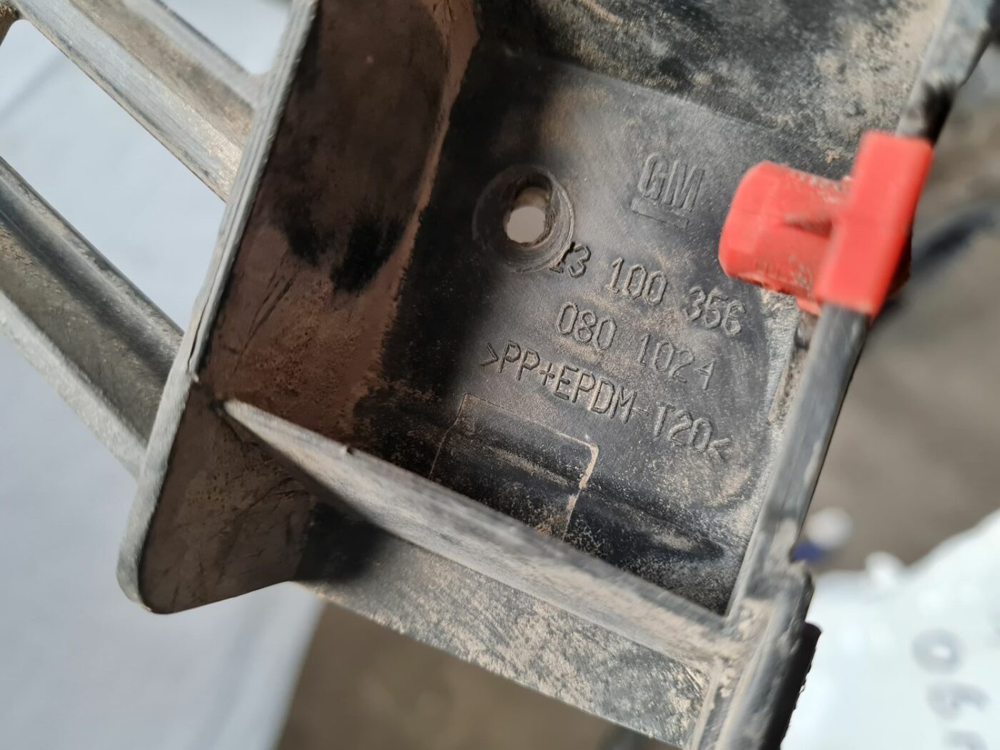 Aizmugurēja bufera kronšteins priekš OPEL VECTRA C 2006 3 Aizmugurēja bufera kronšteins priekš OPEL VECTRA C 2006