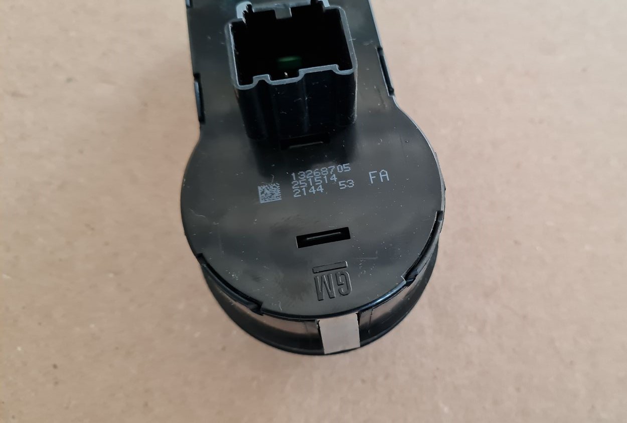 Gaismas slēdzis priekš OPEL ASTRA J 2013 3 Gaismas slēdzis priekš OPEL ASTRA J 2013