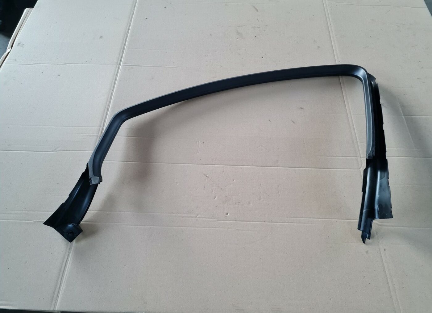 Durvju stikla moldings priekš OPEL ASTRA J 2013 3 Durvju stikla moldings priekš OPEL ASTRA J 2013