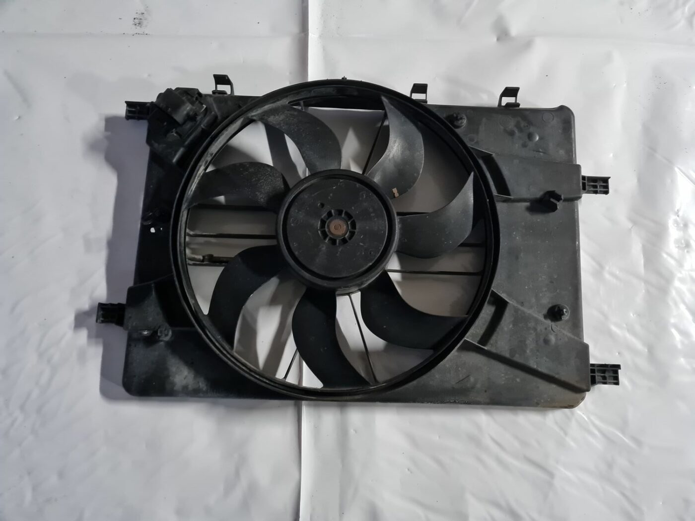 Dzesēšanas radiatora ventilators priekš OPEL ASTRA J 2013 1 Dzesēšanas radiatora ventilators priekš OPEL ASTRA J 2013