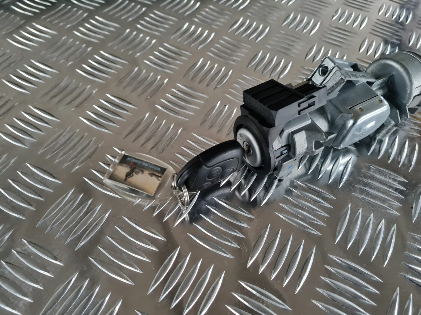 Aizdedzes slēdzene priekš FORD FOCUS C-MAX 2004 5 Aizdedzes slēdzene priekš FORD FOCUS C-MAX 2004