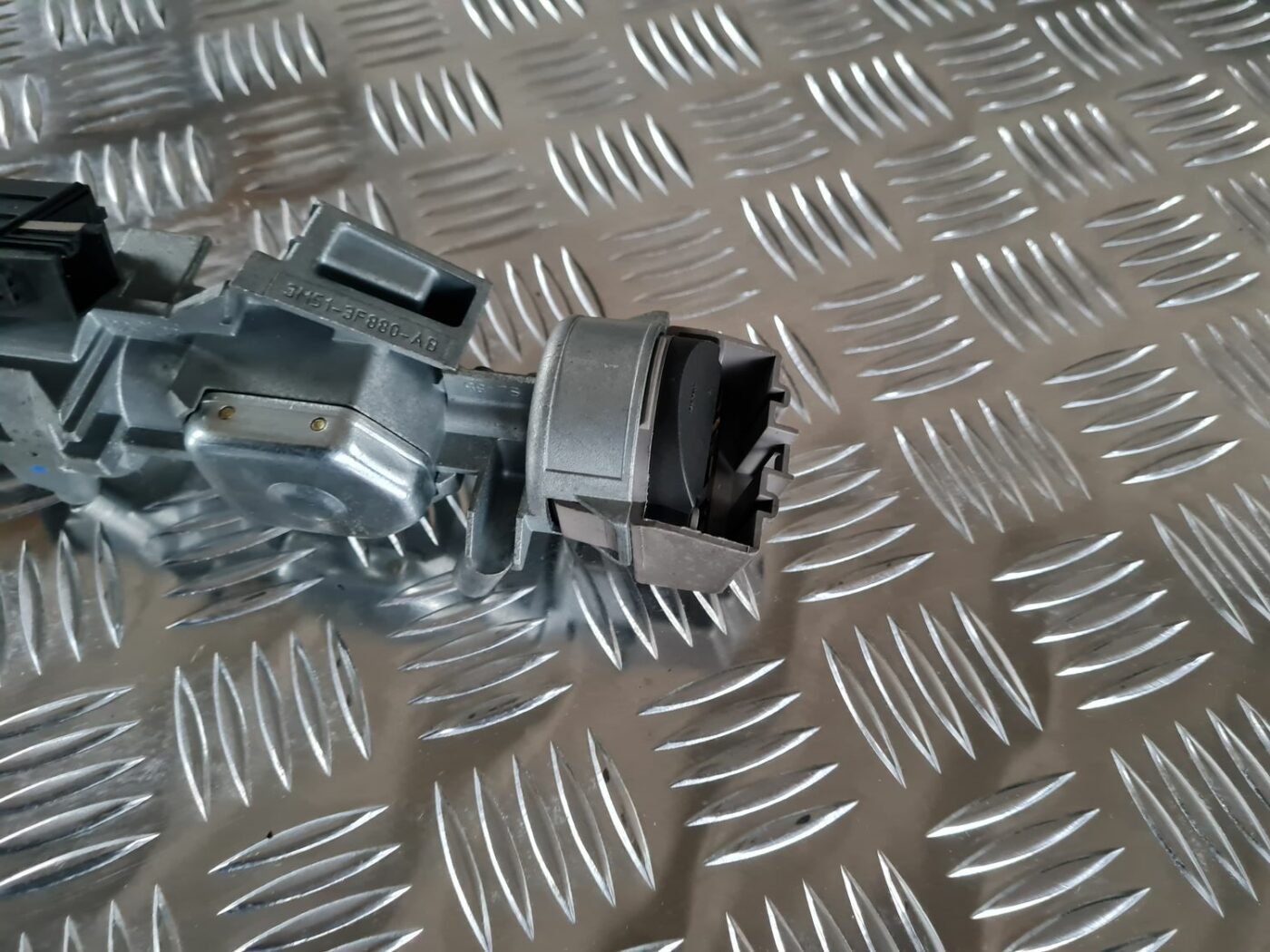 Aizdedzes slēdzene priekš FORD FOCUS C-MAX 2004 4 Aizdedzes slēdzene priekš FORD FOCUS C-MAX 2004