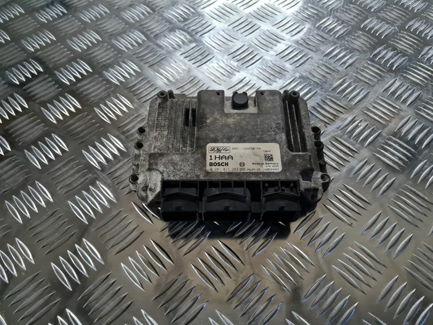 Dzinēja vadības bloks priekš FORD FOCUS C-MAX 2004 1 Dzinēja vadības bloks priekš FORD FOCUS C-MAX 2004