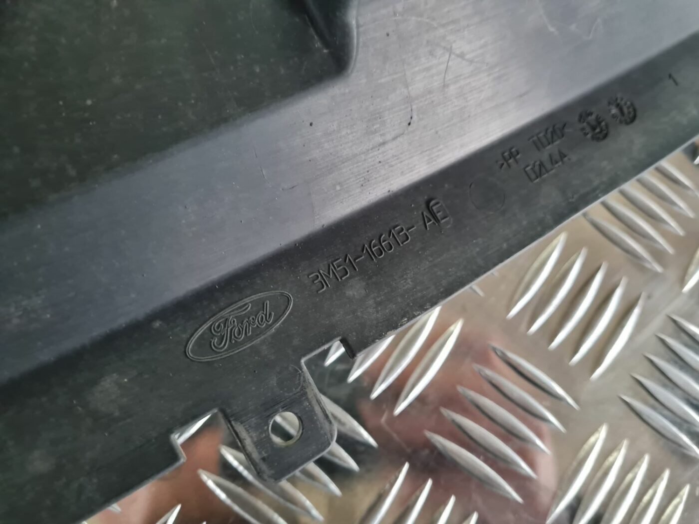 Ieplūdes gaisa deflektors/Difuzors priekš FORD FOCUS C-MAX 2004 3 Ieplūdes gaisa deflektors/Difuzors priekš FORD FOCUS C-MAX 2004