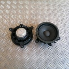 Durvju skaļrunis, apakšā priekš VOLVO C30 2008 SILVER