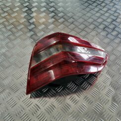 Aizmugurējais labais lukturis priekš MERCEDES BENZ ML320 2006 SILVER