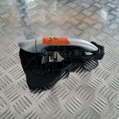 Aizmugurējāis labais durvju rokturis priekš MERCEDES BENZ ML320 2006 SILVER