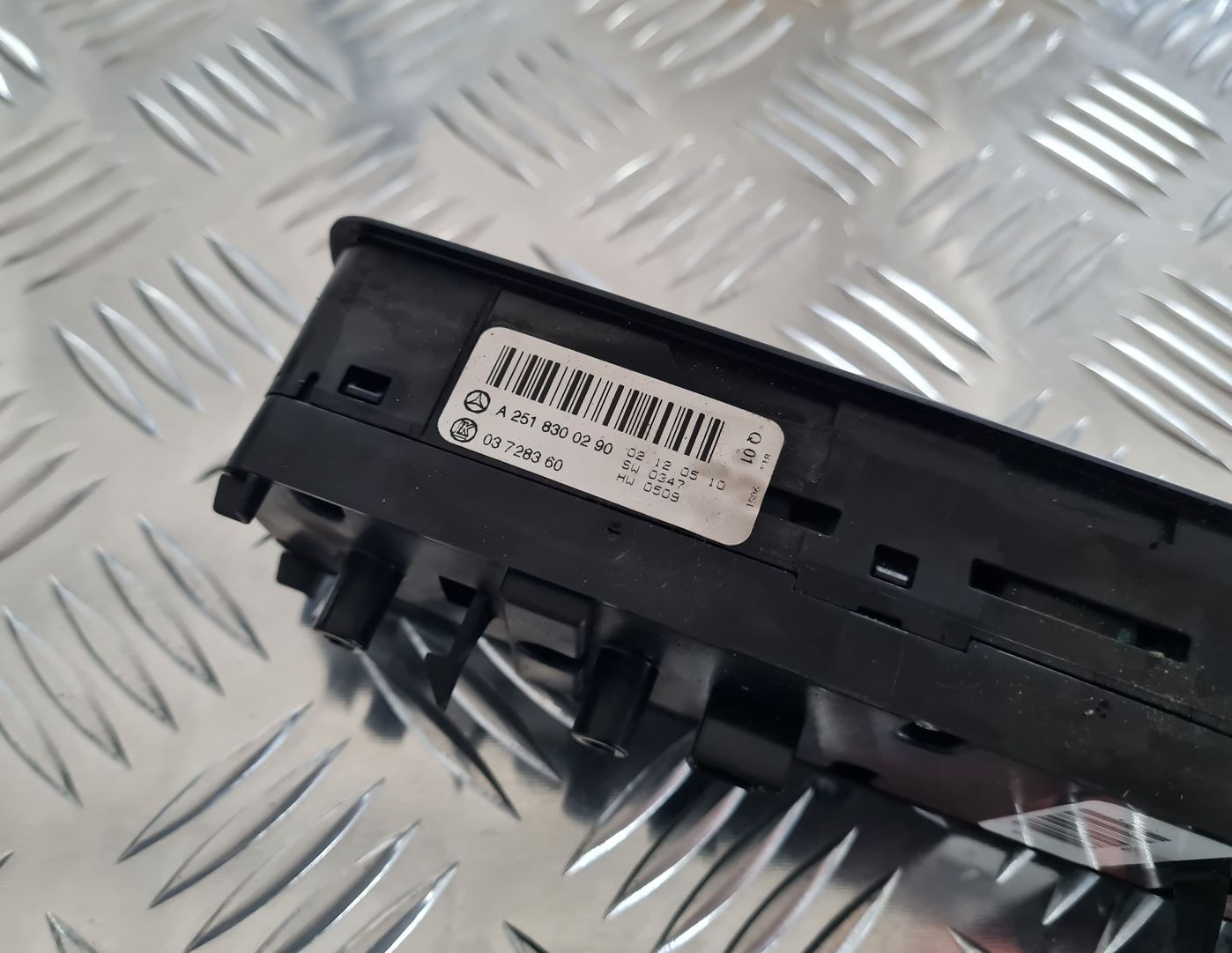 Šofera durvju slēdža pogas priekš MERCEDES BENZ ML320 2006 SILVER 3 Šofera durvju slēdža pogas priekš MERCEDES BENZ ML320 2006 SILVER