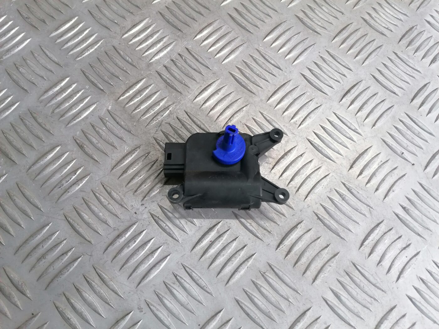 Apsildes sistēmas aktuators priekš AUDI A4 2008 AVANT