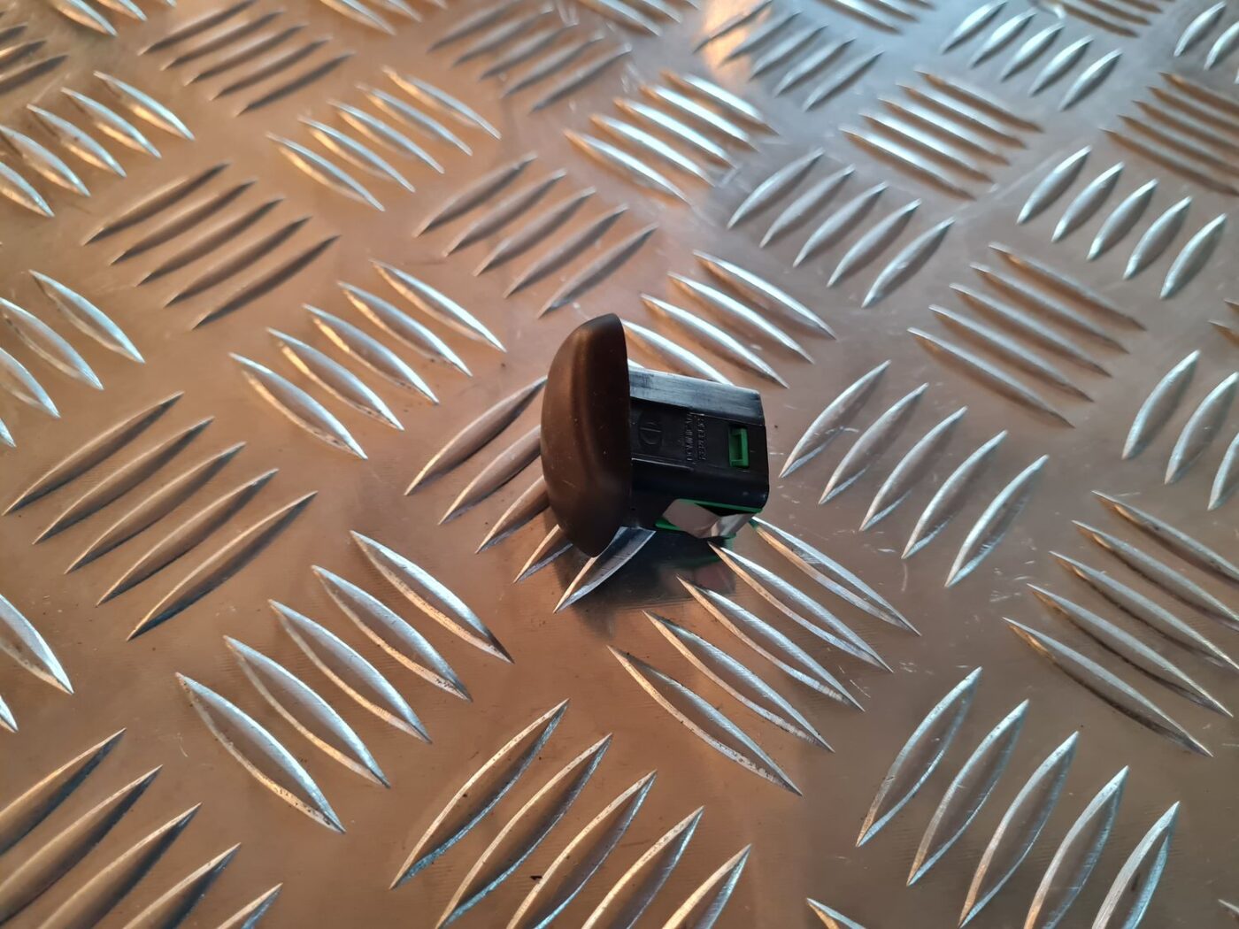 Gaismas sensors priekš VOLVO V70 2002 ASHGOLD 1 Gaismas sensors priekš VOLVO V70 2002 ASHGOLD