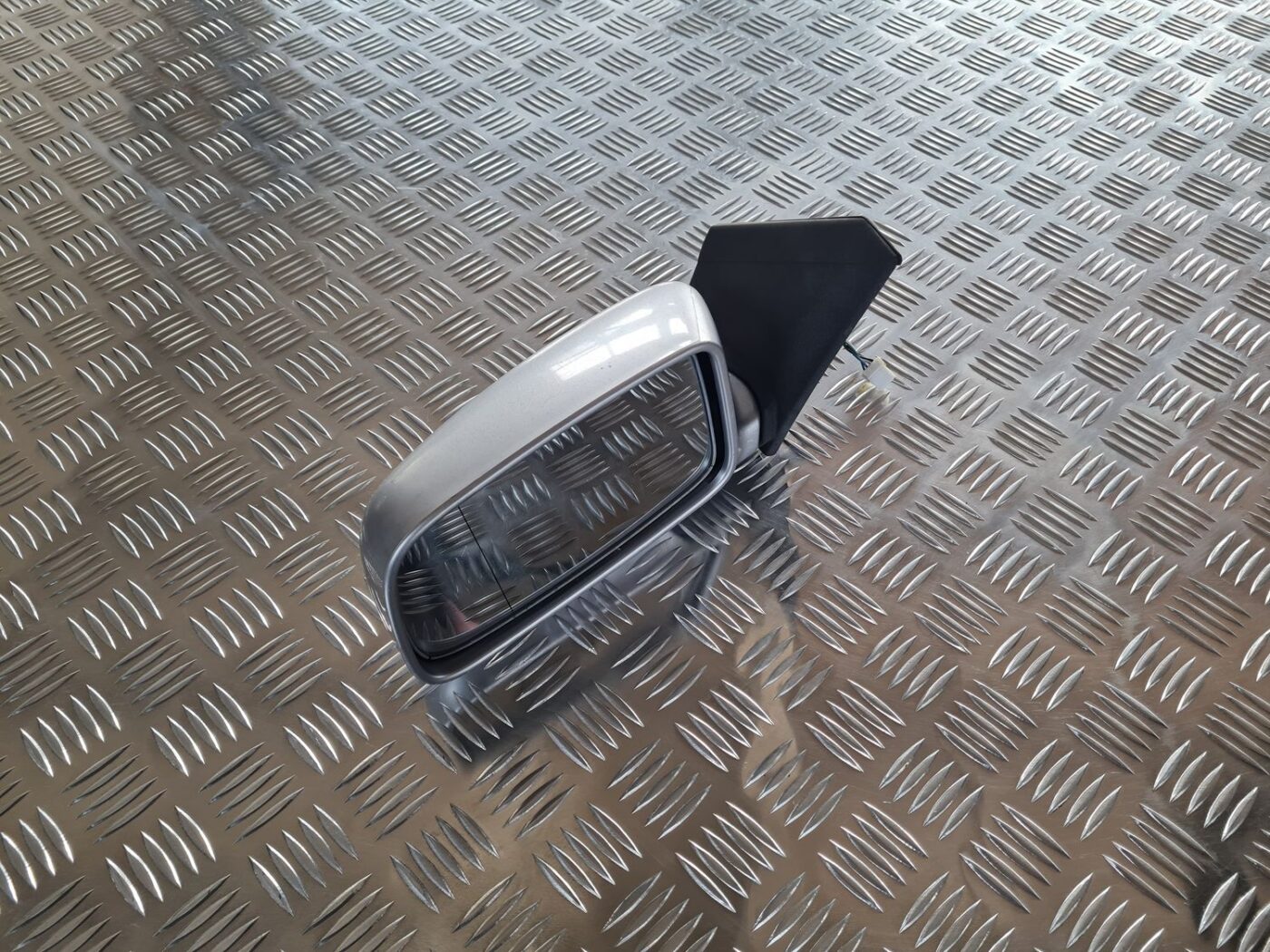 Ārējais spogulis, pa kreisi priekš MITSUBISHI LANCER 2006 4 Ārējais spogulis, pa kreisi priekš MITSUBISHI LANCER 2006