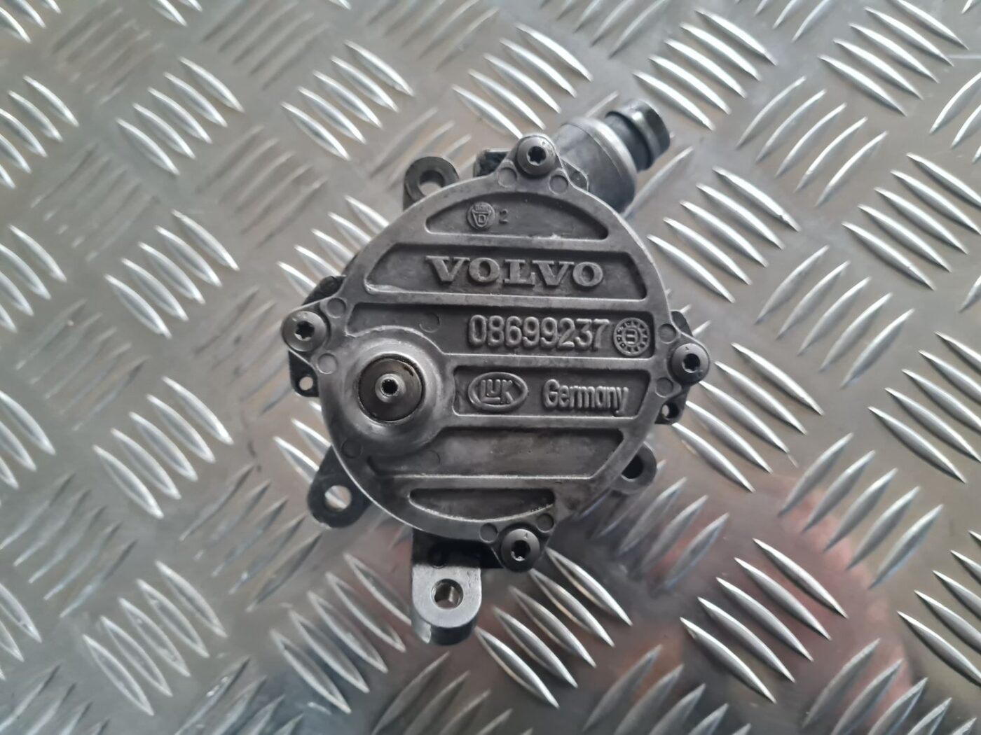 Vakuuma sūknis priekš VOLVO V70 2003 SILVER 3 Vakuuma sūknis priekš VOLVO V70 2003 SILVER