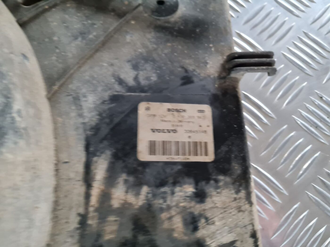 Dzesēšanas radiatora ventilators priekš VOLVO V70 2003 SILVER 6 Dzesēšanas radiatora ventilators priekš VOLVO V70 2003 SILVER